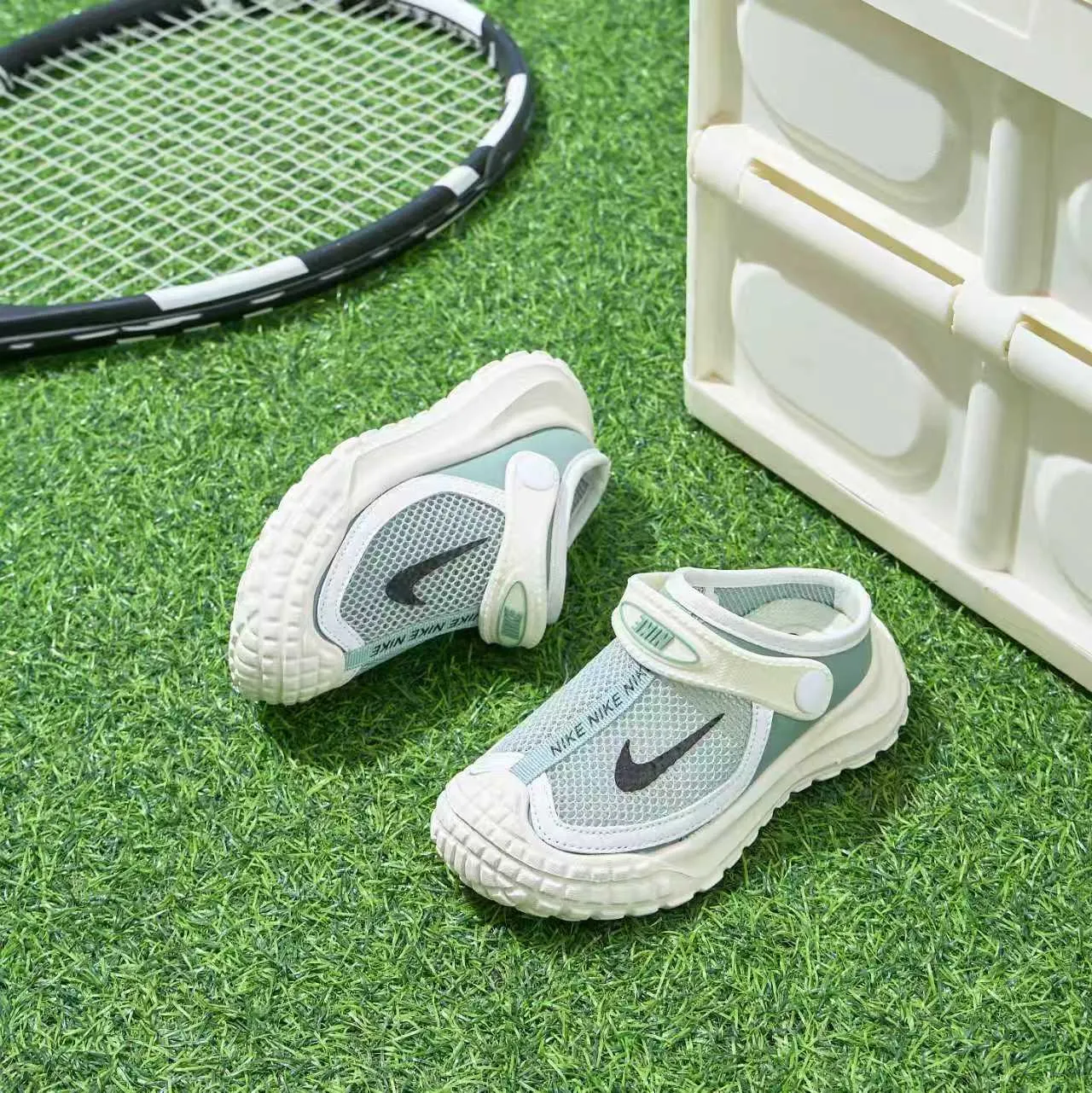 Nike Blue White Mesh Upper Hook-and-Loop Strap Casual Sandals 10