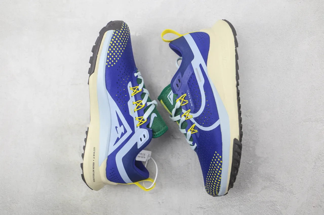 Nike Blue Yellow Perforated Knit Upper Contrasting Grid Toe Cap Running Shoes 2