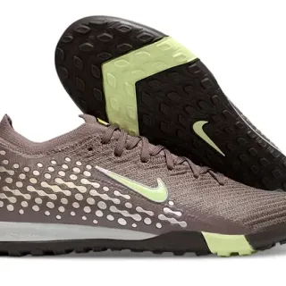 Nike Tênis de futebol marrom e verde com upper de knit e outsole turf