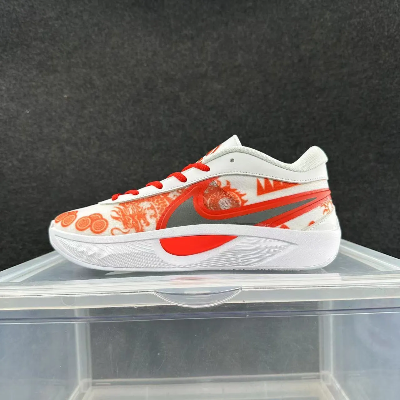 Nike Cosmic Unity أحذية كرة السلة سنة التنين 2