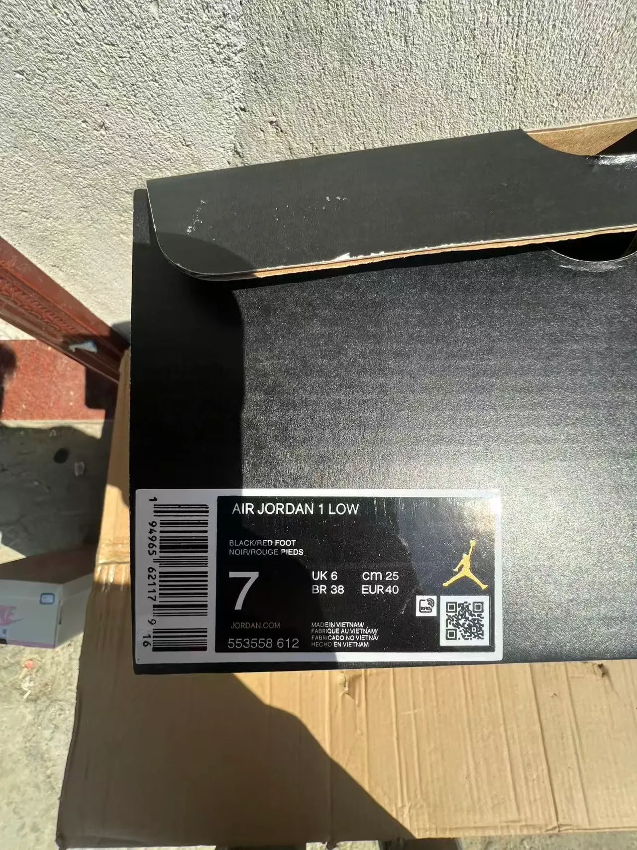 نييكي دانك لو أسود وأحمر Patent Lifestyle Sneakers 11