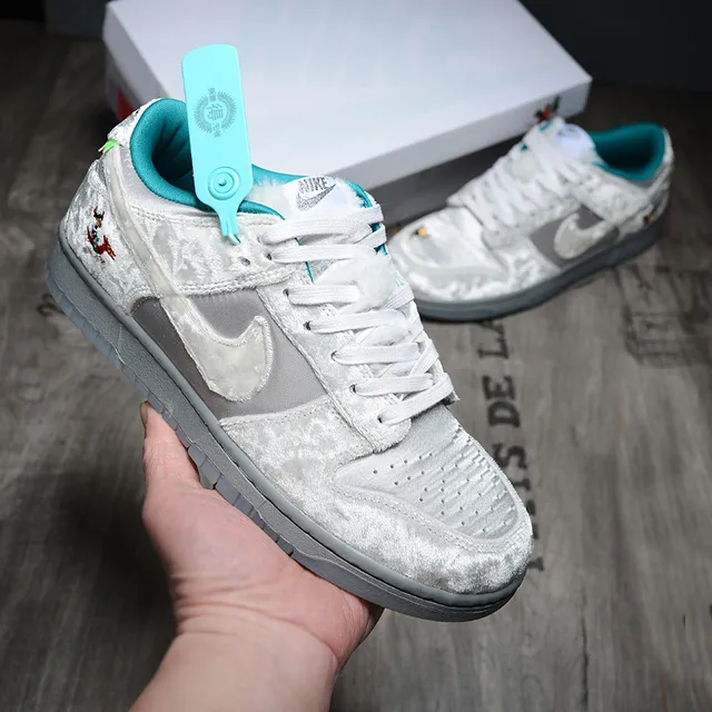 Nike Dunk Low Gray Blue Velvet-Textured Upper Teal Accent Lining Skateboard Shoes 3