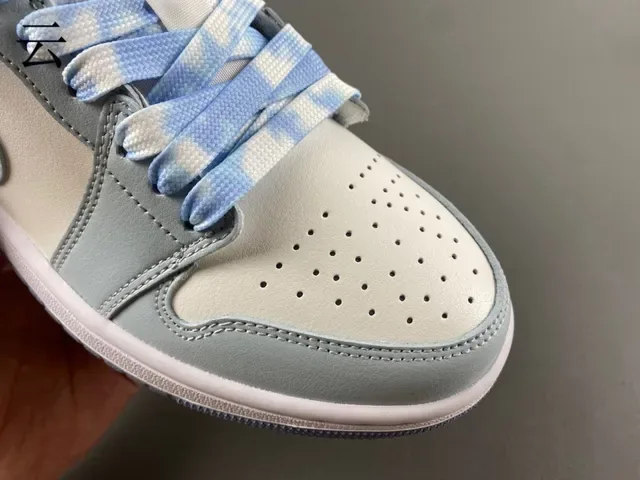 Nike Dunk Low Lifestyle Sneakers Bleu Clair et Crème 2