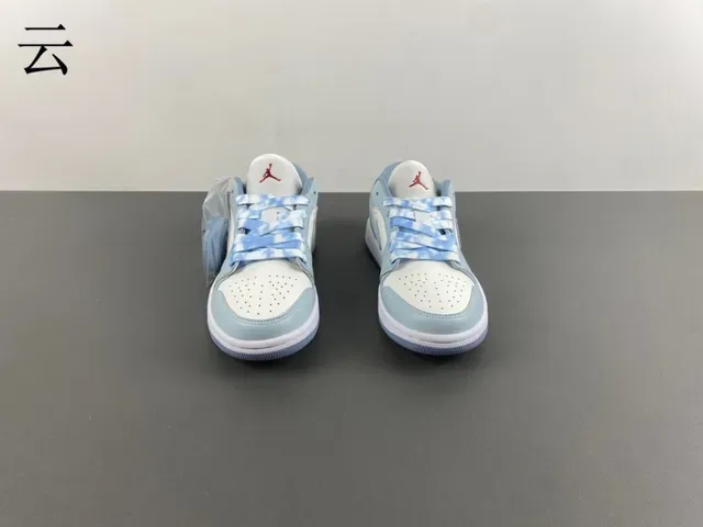 Nike Dunk Low Lifestyle Sneakers Bleu Clair et Crème 11