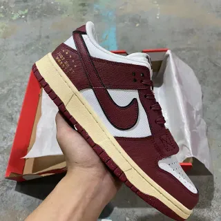 نايك Dunk Low مارون وأبيض أحذية أسلوب حياة