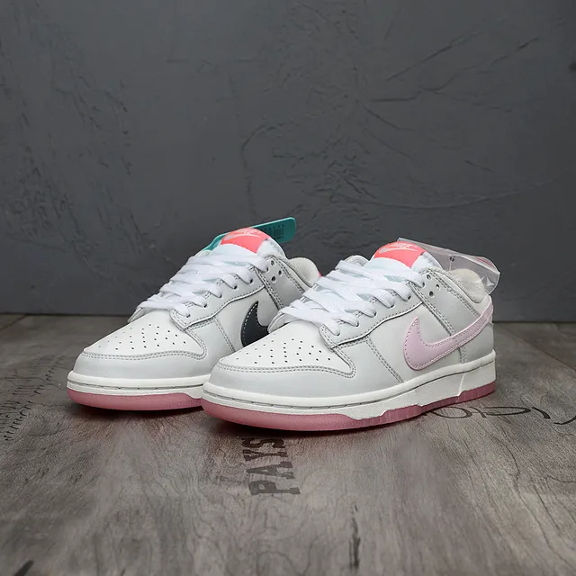 Nike Dunk Low rose blanc chaussures de skate lifestyle 3