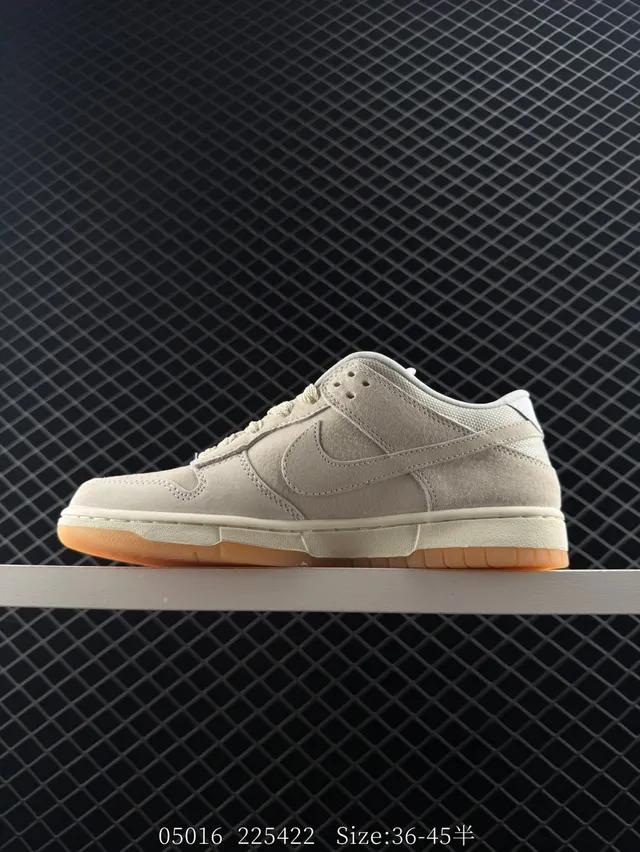 Nike Dunk SB Low Beige Brown Suede Upper Padded Tongue Skateboard Shoes 6