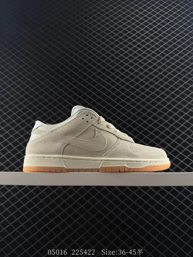 Nike Dunk SB Low Beige Brown Suede Upper Padded Tongue Skateboard Shoes 7