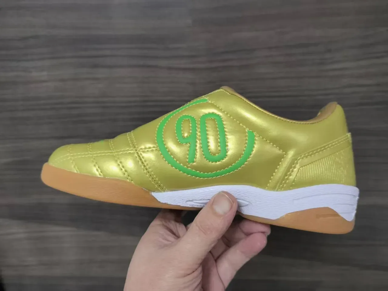 Nike Gold Green Metallic Quilted Upper Swoosh Branding Indoor Soccer Shoes 6