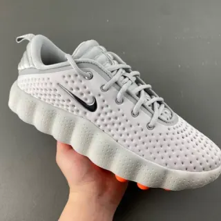 Nike رمادي أسود مثقوب منسوج علوي منحوت موجي وسط أسلوب حياة أحذية رياضية