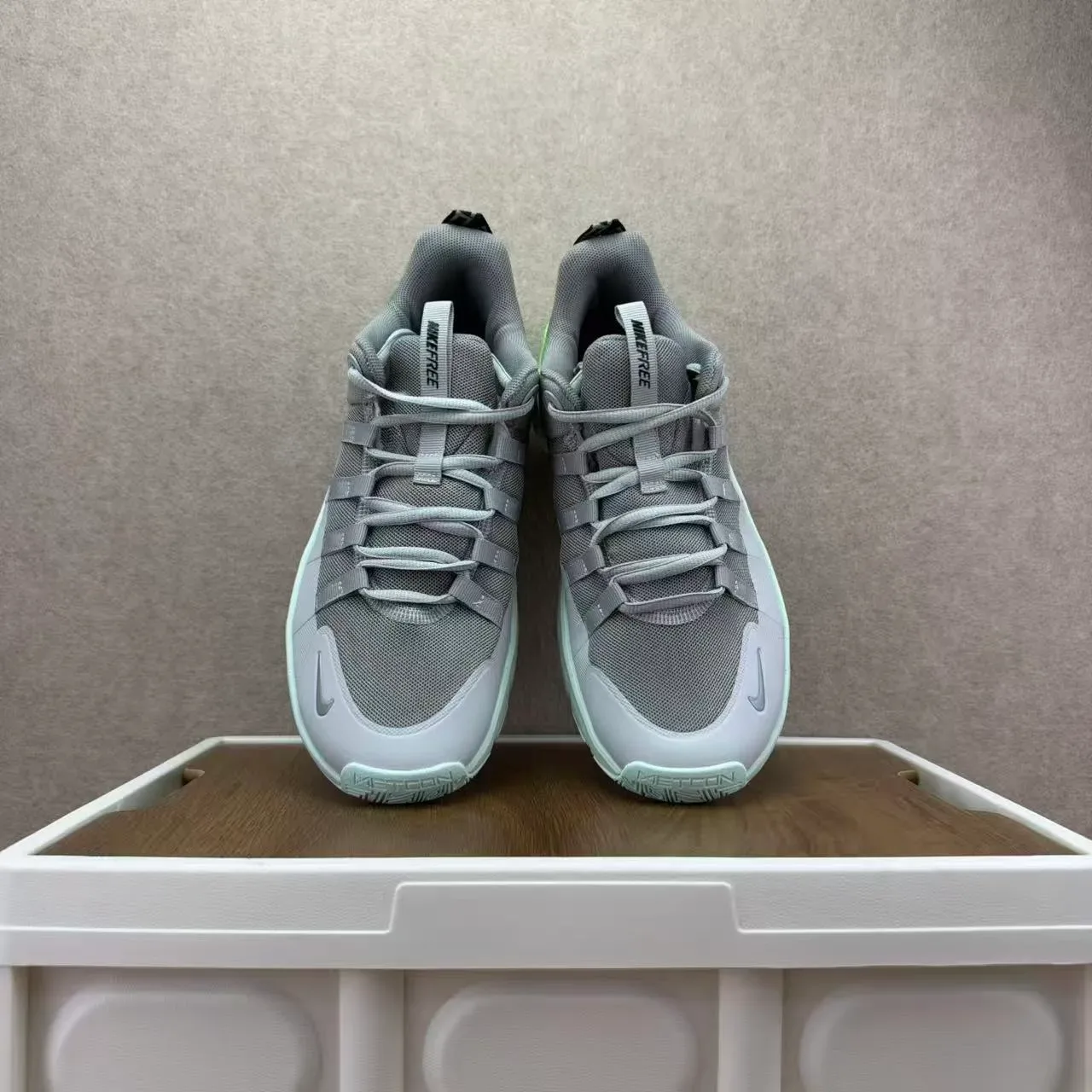 Nike Gray Green Sculpted Midsole Mesh Upper Lifestyle Sneakers 4