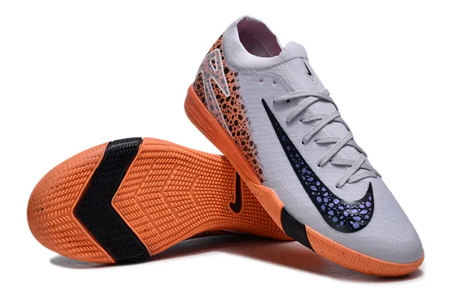 Nike Cinza Laranja Tênis de futebol indoor de corte baixo com gola de ajuste de meia 4