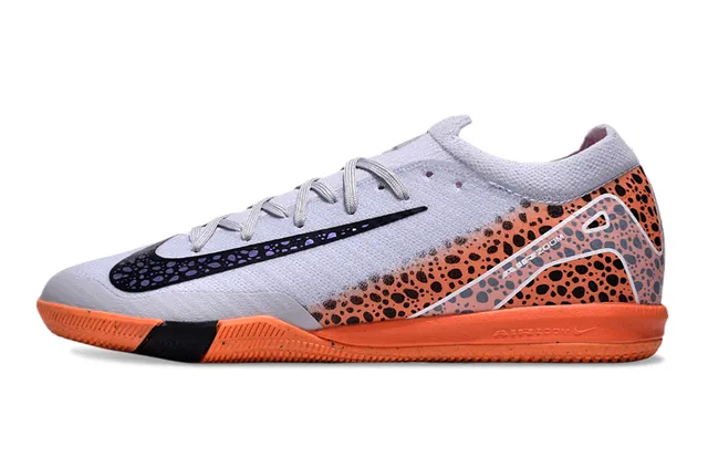 Nike Cinza Laranja Tênis de futebol indoor de corte baixo com gola de ajuste de meia 7