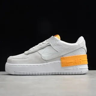Nike Tênis Lifestyle Cinza Laranja com Sola de Plataforma