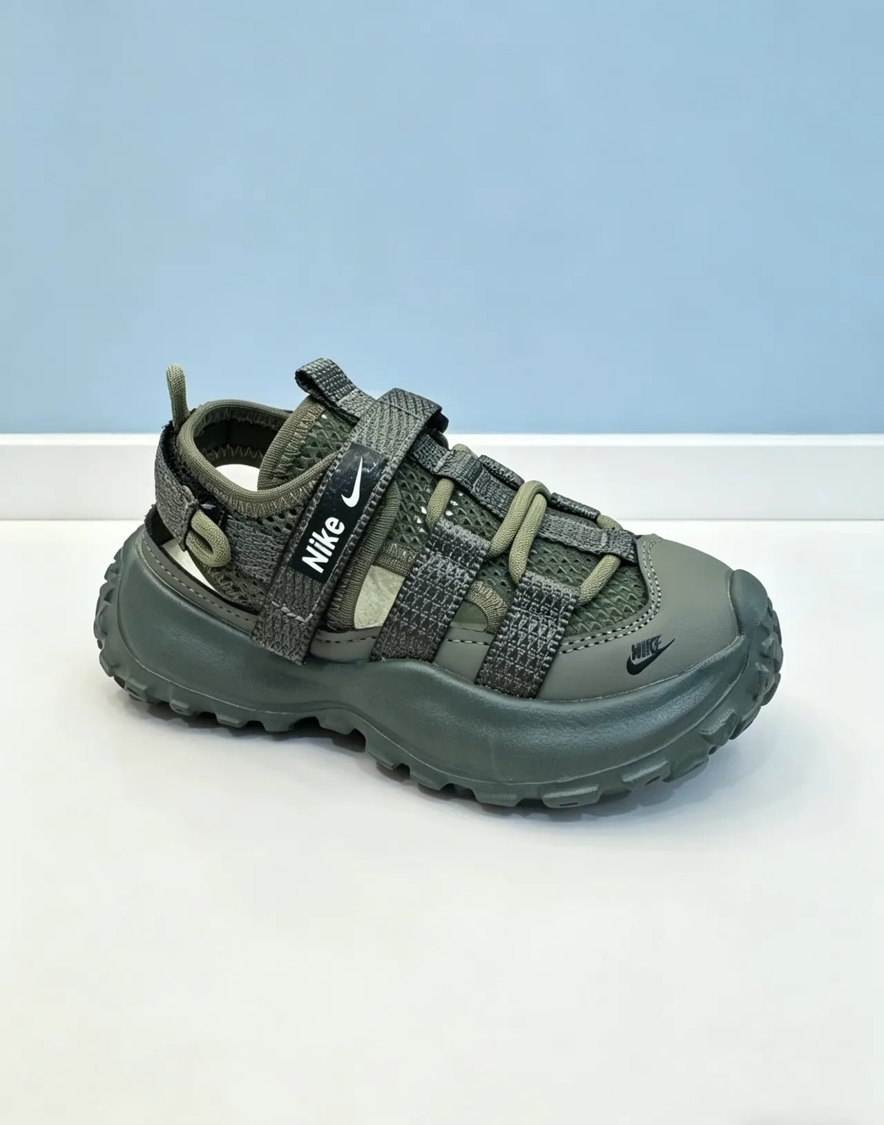 Nike Gray Pink Chunky Platform Sole Multi-Strap Velcro Closure Casual Sandals 11