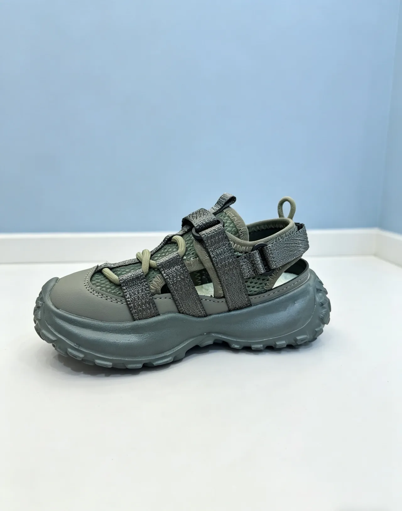 Nike Gray Pink Chunky Platform Sole Multi-Strap Velcro Closure Casual Sandals 12