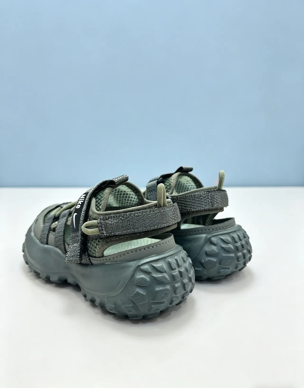 Nike Gray Pink Chunky Platform Sole Multi-Strap Velcro Closure Casual Sandals 13