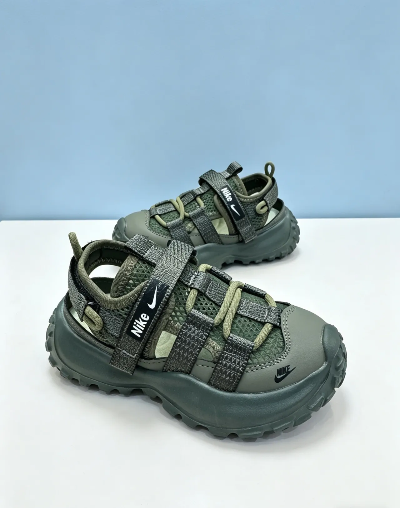 Nike Gray Pink Chunky Platform Sole Multi-Strap Velcro Closure Casual Sandals 15