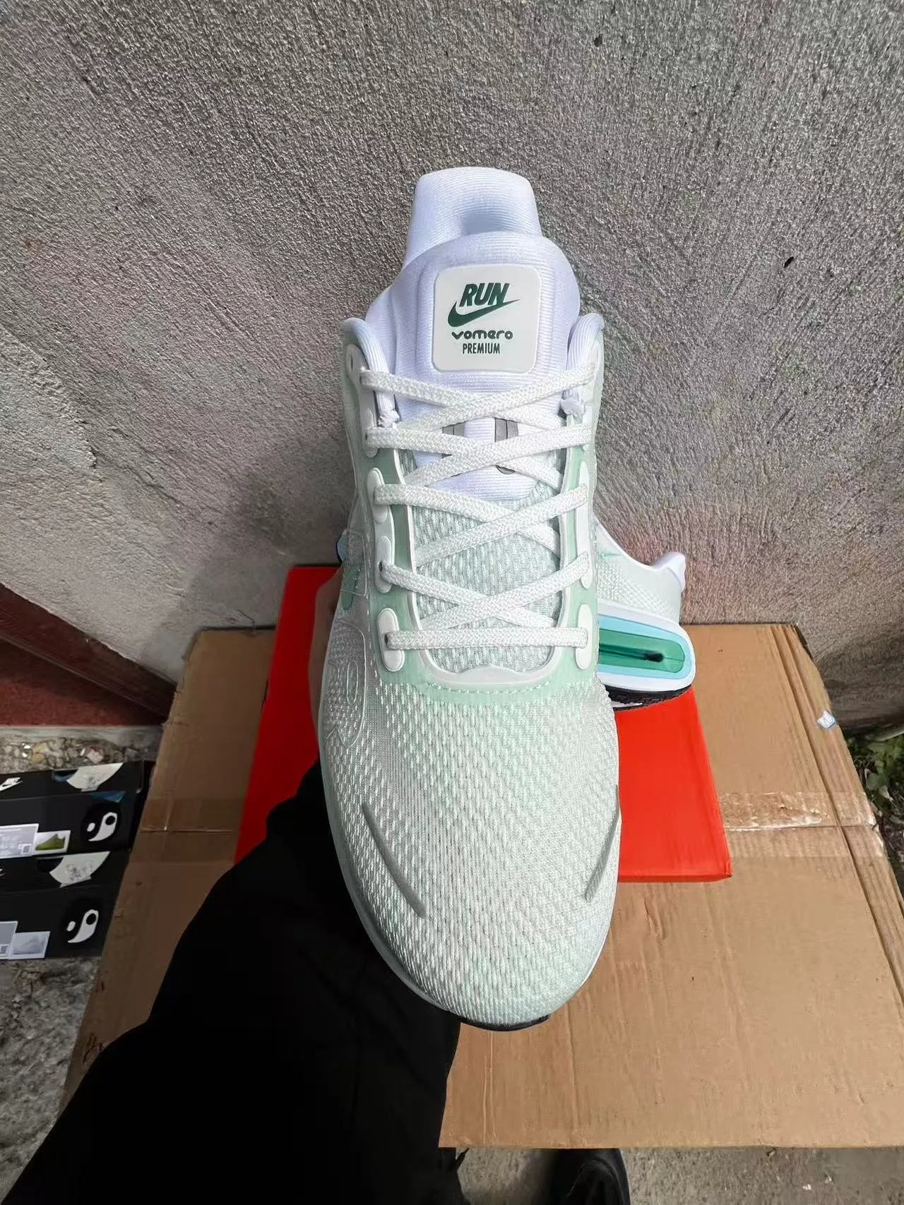 Nike Green Blue Mesh Upper Visible Air Cushioning Lifestyle Sneakers 3
