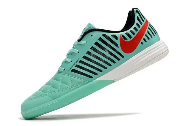 Nike Hypervenom Chaussures de football indoor vert rouge embout orteil matelassé vertical recouvrements synthétiques noirs 7