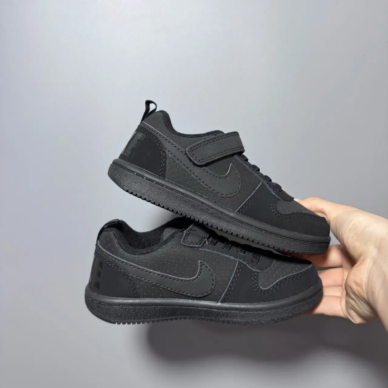 Nike Kids Low-Top Velcro Strap Black Lifestyle Sneakers 23