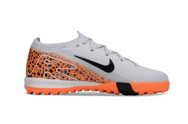 Nike Chaussures de football turf avec empeigne tricotée orange gris et lacets asymétriques 7