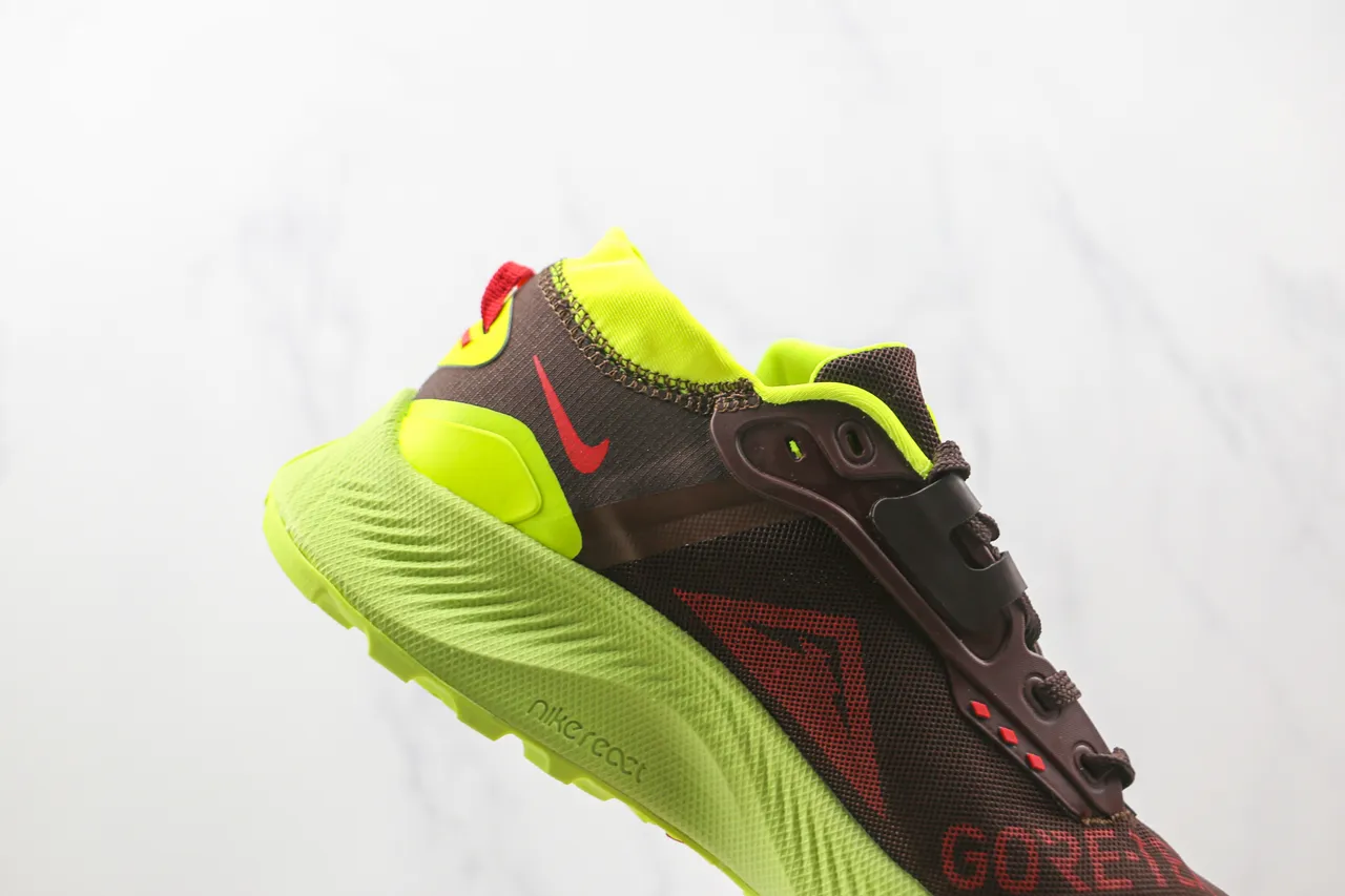 Nike Pegasus Trail 4 GORE-TEX Zapatillas de correr Marrón y Amarillo Neón 5