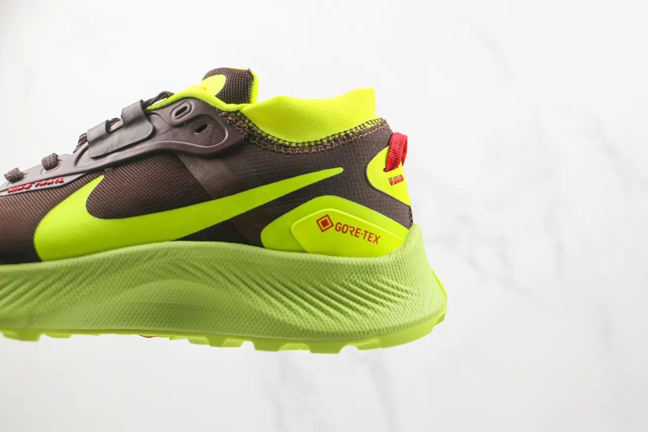 Nike Pegasus Trail 4 GORE-TEX Zapatillas de correr Marrón y Amarillo Neón 7