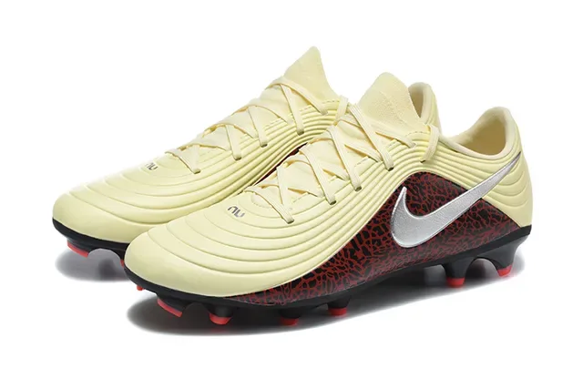 Nike Phantom GT Beige Red Low-Cut Lace-Up Synthetic Textured Upper Firm-Ground Soccer Shoes 8