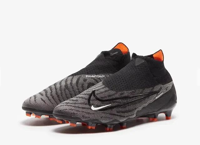 Nike Phantom GT Black Orange हाई-कट सॉक-फिट अपर फर्म-ग्राउंड सोकर जुতো 2
