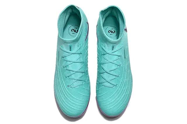 Nike Phantom GT নীল বেগুনি হাই-কাট সক-ফিট উপর ফ্লাইক্নিট নির্মাণ দৃঢ় মাটি ফুটবল জুতা 2