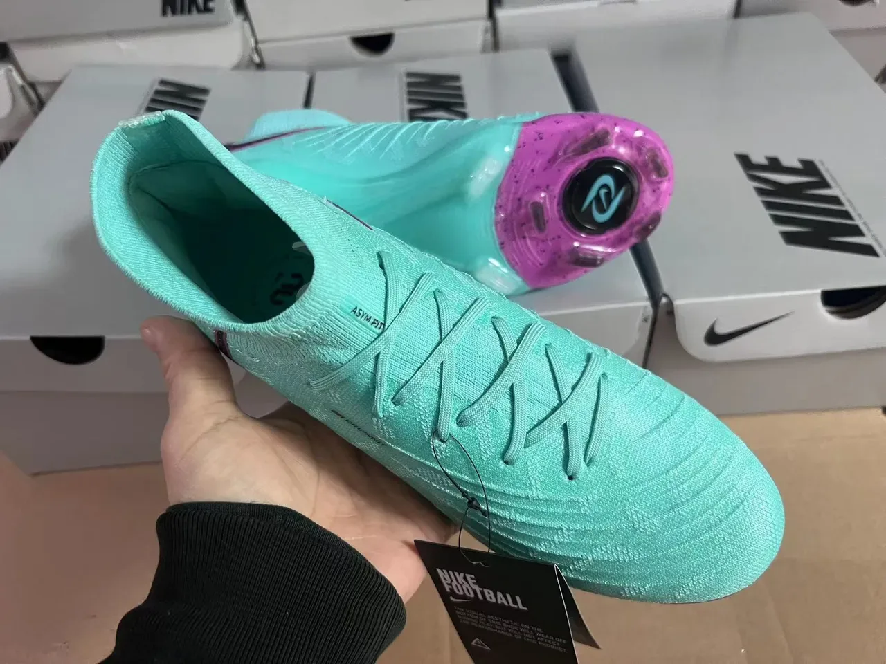 Nike Phantom GT নীল বেগুনি হাই-কাট সক-ফিট উপর ফ্লাইক্নিট নির্মাণ দৃঢ় মাটি ফুটবল জুতা 12