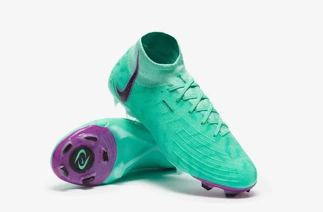 Nike Phantom GT নীল বেগুনি হাই-কাট সক-ফিট উপর ফ্লাইক্নিট নির্মাণ দৃঢ় মাটি ফুটবল জুতা 18