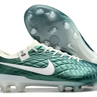 Nike Phantom GT Verde Branco Sapatos de futebol para campo firme com upper texturizado em diamante acabado metálico