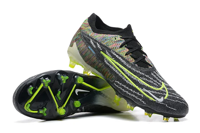 Nike Phantom GT 多彩霓虹绿 硬地足球鞋 6