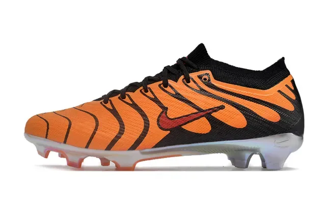 Nike Phantom GT Chuteira Orange Flame Knit para campo firme 6
