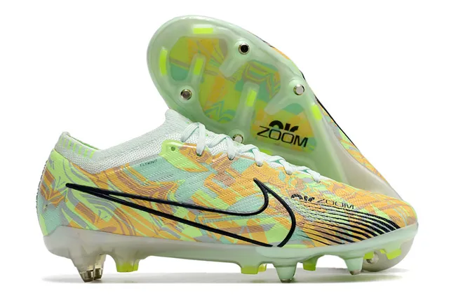Nike Phantom GT White Red Flyknit Upper Geometric Pattern Firm-Ground Soccer Shoes 4