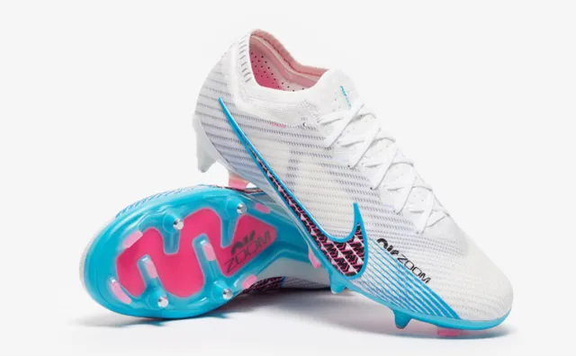 Nike Phantom GT White Red Flyknit Upper Geometric Pattern Firm-Ground Soccer Shoes 12