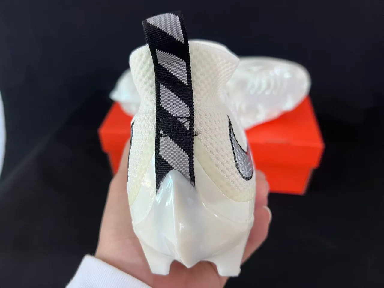 Nike Phantom GT chaussures de football blanc argent terrain ferme 3