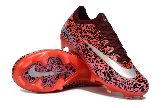 Nike Zapatos de fútbol rosa y negro de corte bajo con cuello de ajuste dinámico impresión abstracta salpicada superficie firme 2
