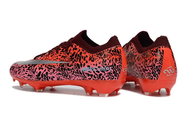 Nike Zapatos de fútbol rosa y negro de corte bajo con cuello de ajuste dinámico impresión abstracta salpicada superficie firme 4