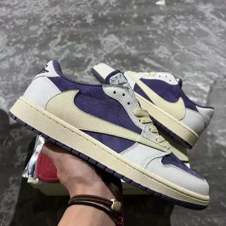 نايك أرجواني بيجي low-top silhouette سويدي وجلد بانيل lifestyle سنيكرز