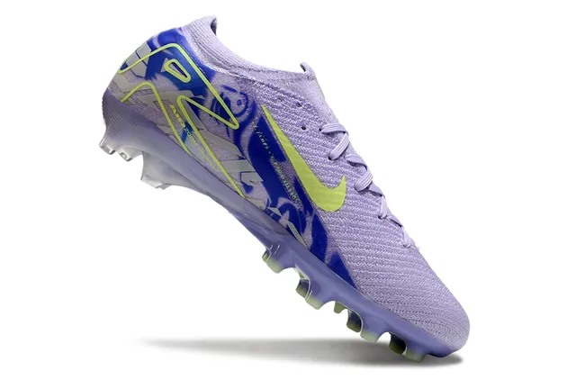 Nike Tênis de futebol roxo e verde low-cut com upper de malha que se adapta como meia, solo firme 2