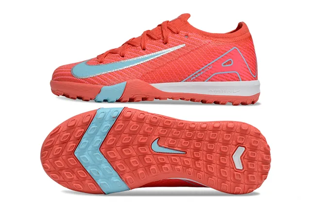 Nike Tênis de futebol turf vermelho e azul com upper de knit e gola integrada tipo meia 3