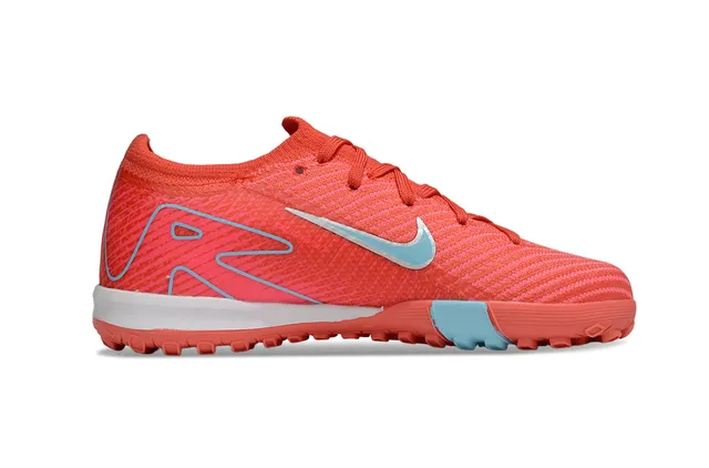 Nike Tênis de futebol turf vermelho e azul com upper de knit e gola integrada tipo meia 8