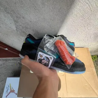 Nike SB Dunk Low काला टील टेक्स्चर्ड स्केटबोर्ड जूते