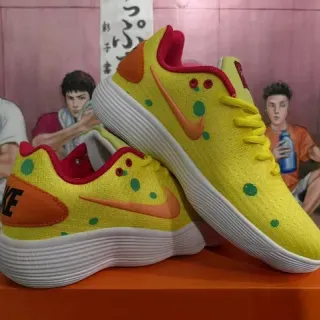 Nike SpongeBob SquarePants أصفر برتقالي جزء علوي من التنسج نمط نقطي أحذية رياضية أسلوب حياة