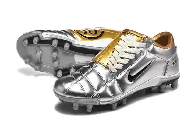 Nike Total 90 III Plata y Oro Metálico Zapatos de fútbol para terreno firme 6