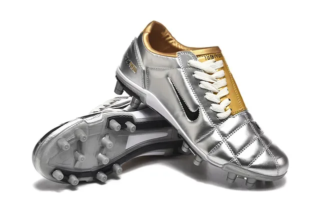 Nike Total 90 III Plata y Oro Metálico Zapatos de fútbol para terreno firme 7