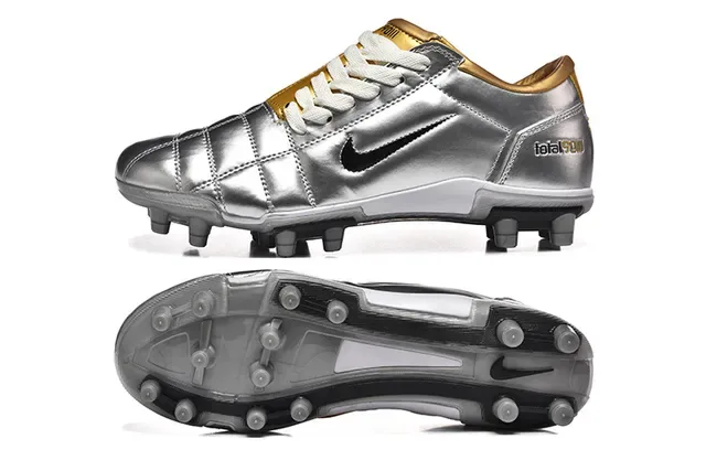 Nike Total 90 III Plata y Oro Metálico Zapatos de fútbol para terreno firme 9